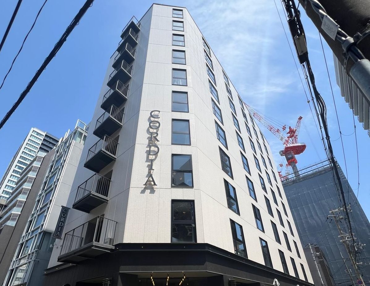 La façade de l'hôtel Cordia à Osaka