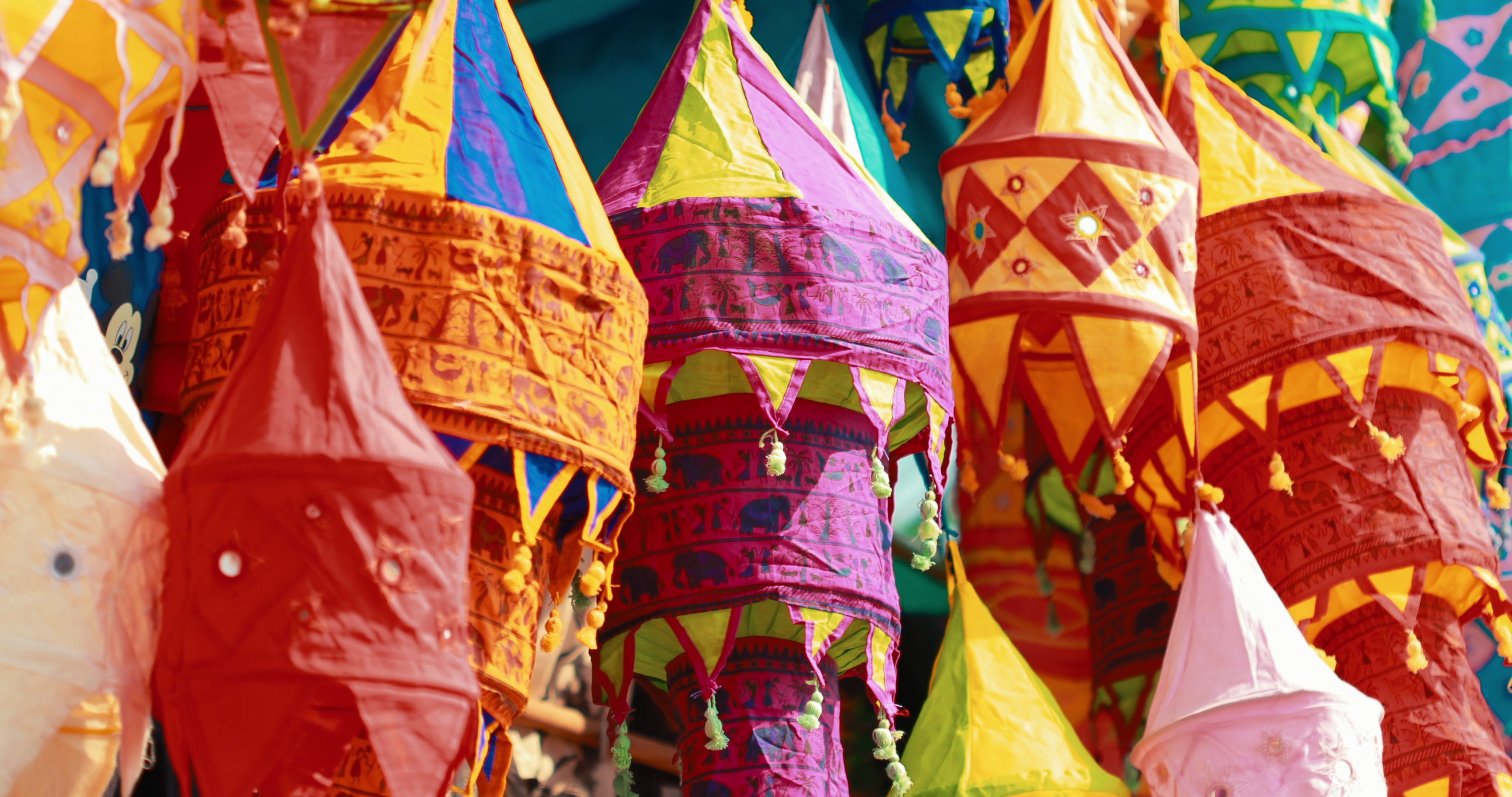 india-market-with-many-traditional-colorful-handm-2025-02-24-17-09-12-utc.jpg
