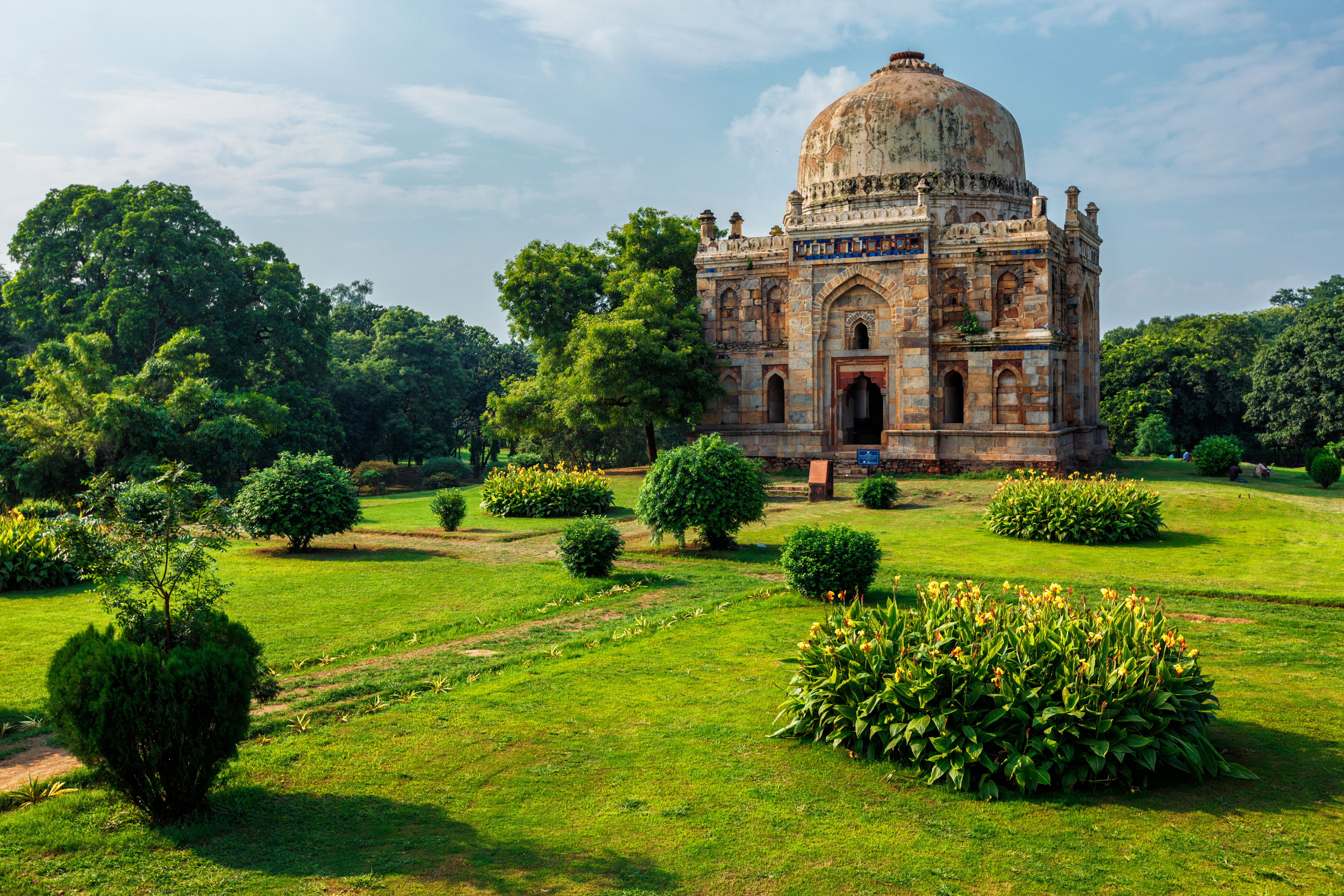 sheesh-gumbad-tomb-in-lodi-gardens-city-park-in-de-2024-10-13-10-01-41-utc.jpg