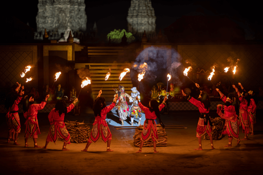 Voyage en Indonésie - Ramayana Ballet avec jusqu'à 200 danseurs et musiciens en spectacle vivant